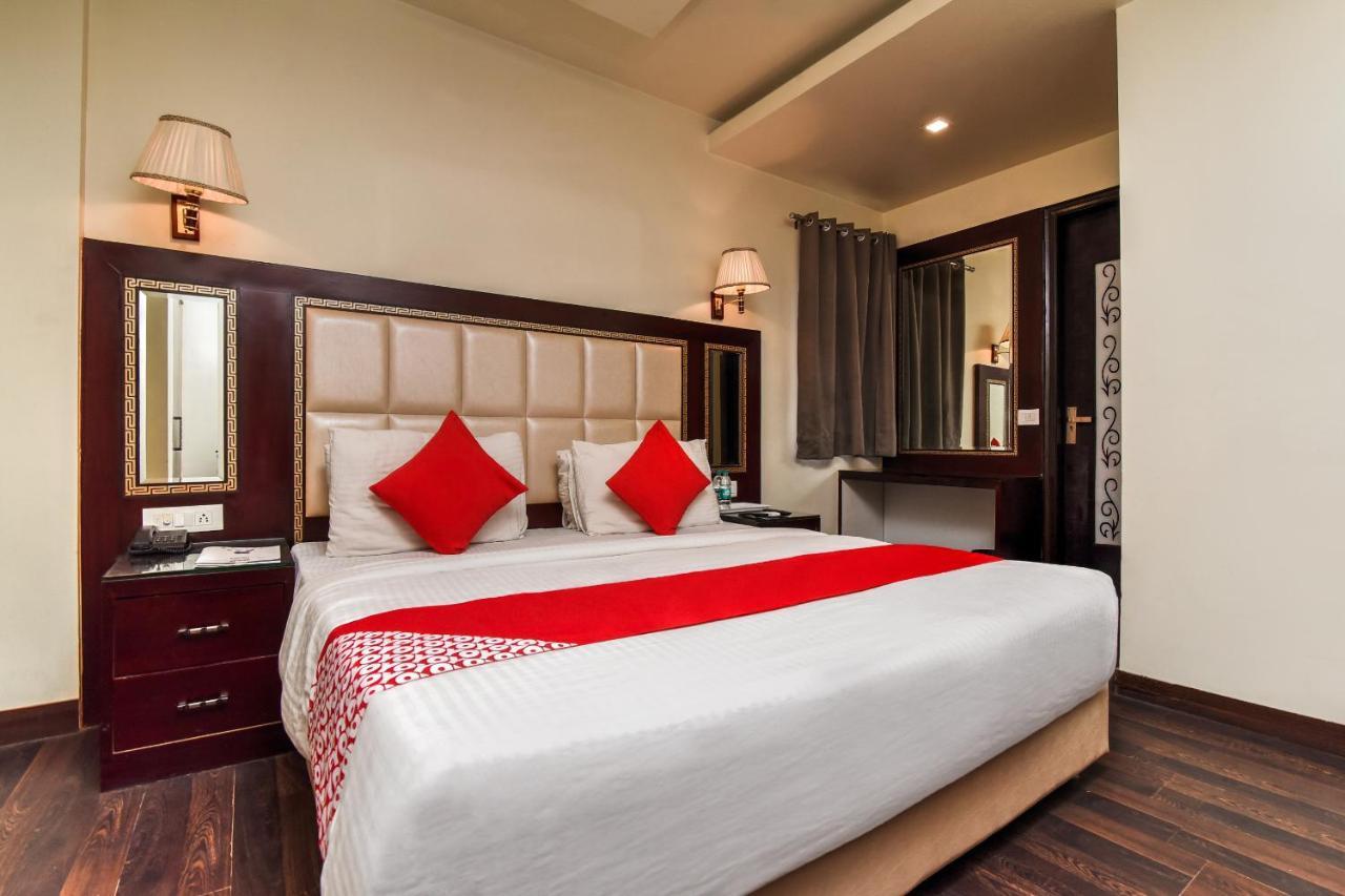 Collection O 76248 Hotel D Crown New Delhi Eksteriør billede